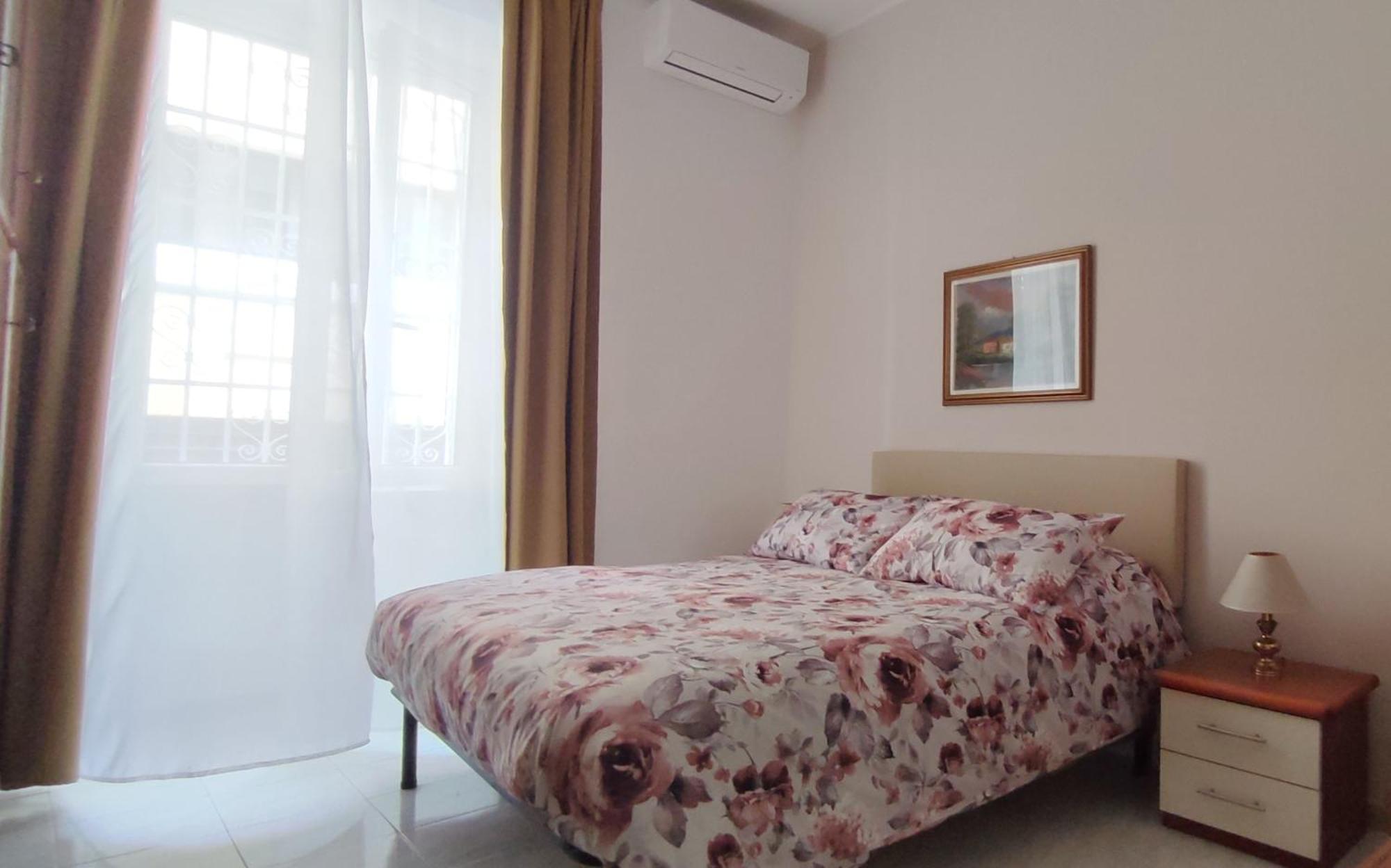 Ippolito Nievo Flat A Trastevere